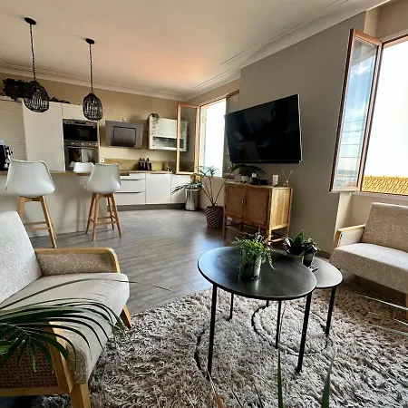 Peyronnet - Fabulous 2 Bedrooms - Sea View - 2min Away Apartman