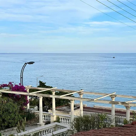 Peyronnet - Fabulous 2 Bedrooms - Sea View - 2min Away Μεντόν