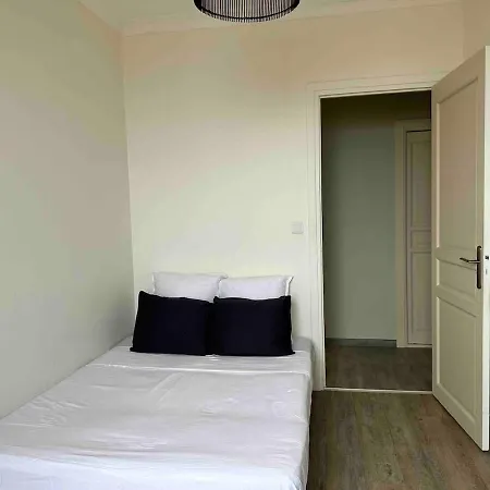 Apartman Peyronnet - Fabulous 2 Bedrooms - Sea View - 2min Away