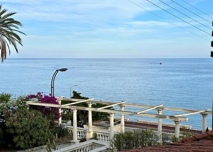 Peyronnet - Fabulous 2 Bedrooms - Sea View - 2min Away Menton