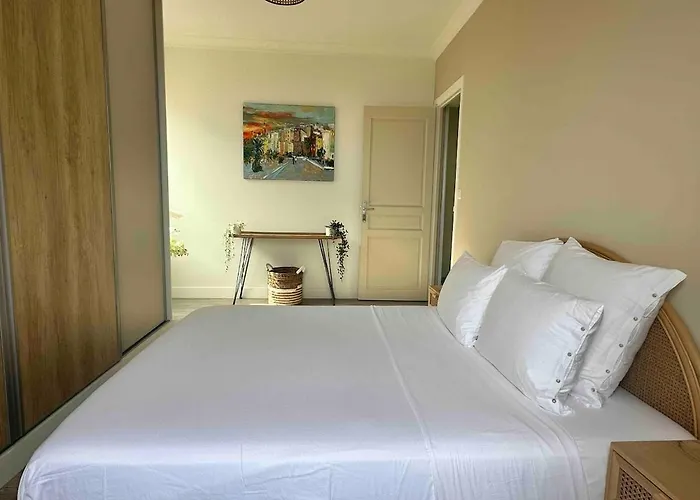 Peyronnet - Fabulous 2 Bedrooms - Sea View - 2min Away * 멍똥