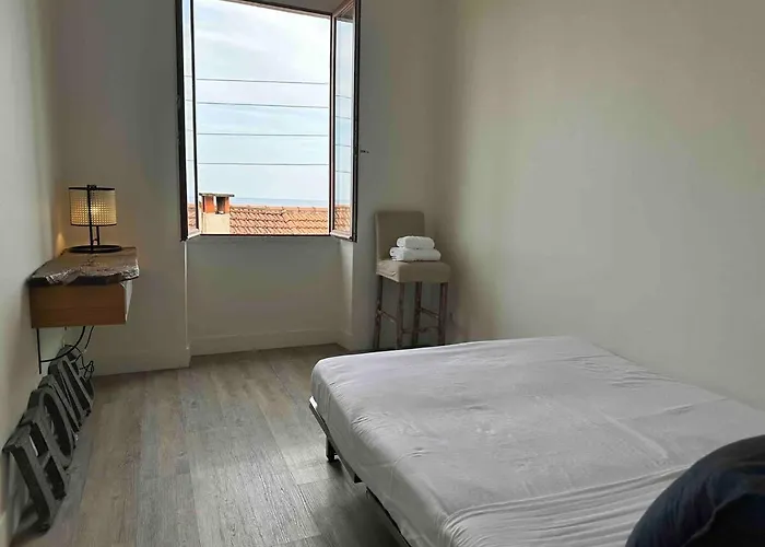 Peyronnet - Fabulous 2 Bedrooms - Sea View - 2min Away * 멍똥